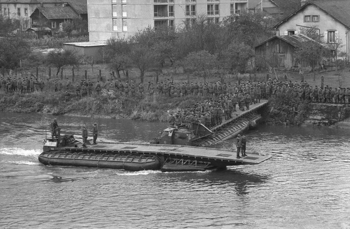 [Manœuvres de l'armée - Octobre 1973]